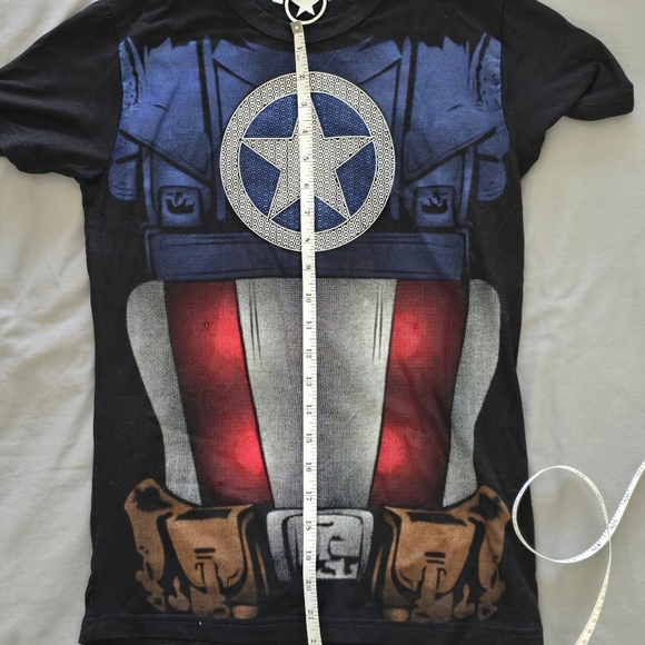 🎯Host Pick🎯Captain America Graphic Tee - Picture 6 of 6